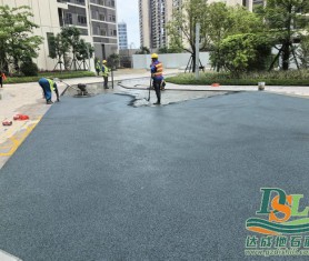 朱村園林綠化透水混凝土施工有序進行中！