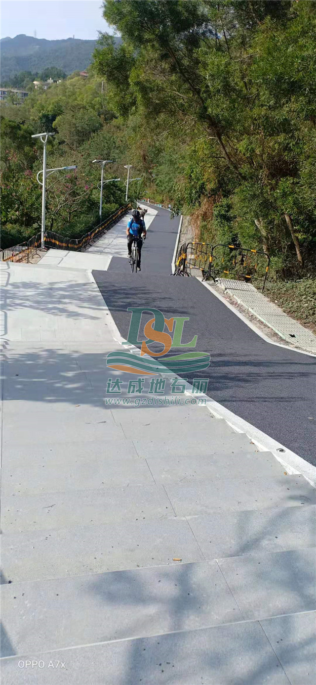 鹽田新型冷鋪型高粘彩色透水瀝青綠道 鹽田新型冷鋪型高粘彩色透水瀝青綠道